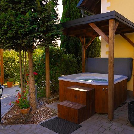 Mkj Mireno Hotel Stegna  Kültér fotó